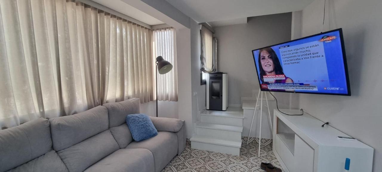 Virrey Del Pino - Apartamento En Baena Buitenkant foto